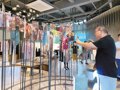 杭州工業(yè)旅游新玩法 走進(jìn)顛覆想象的智能工廠車(chē)間